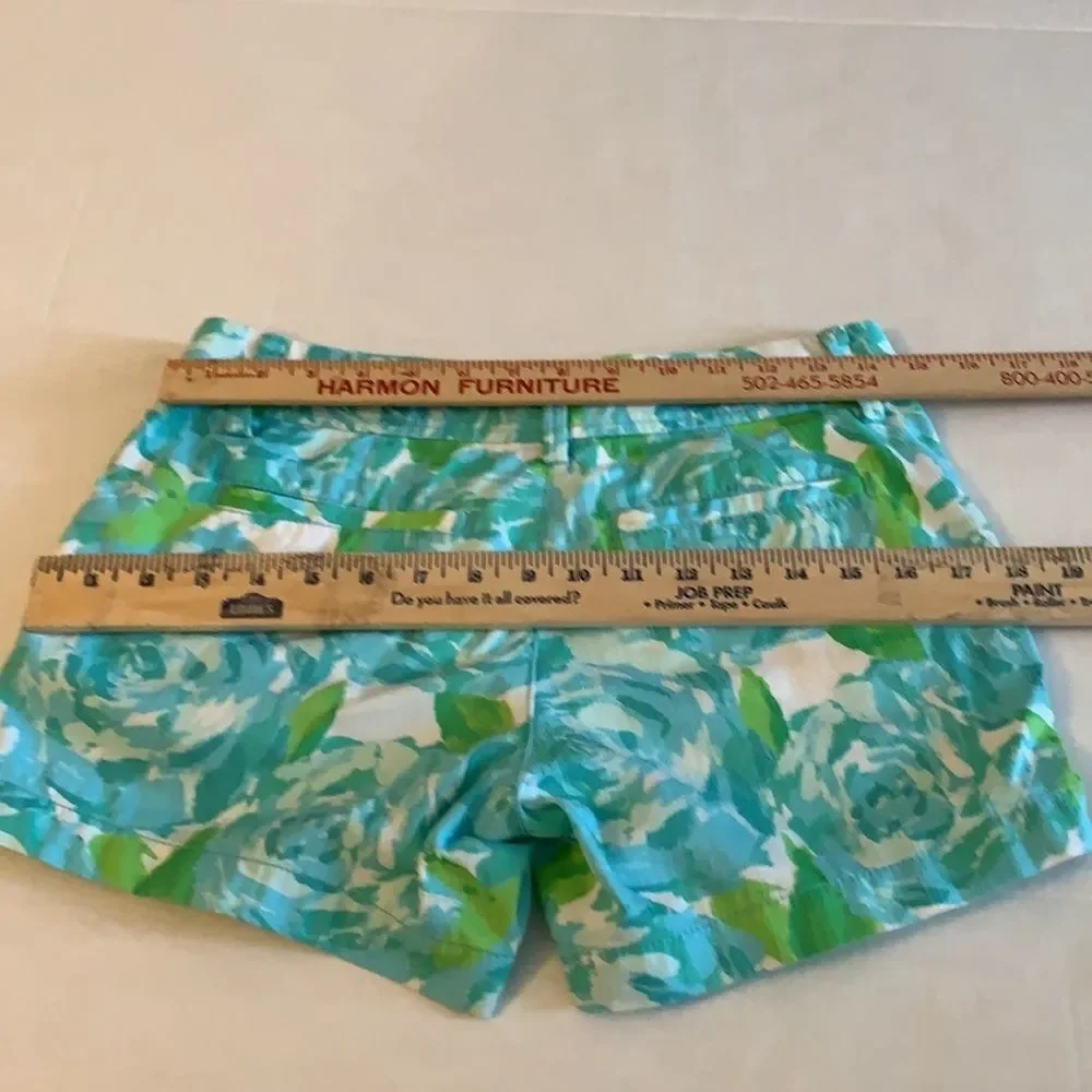 Lilly Pulitzer Shorts 00 size “the Callahan” short. Like new condition.